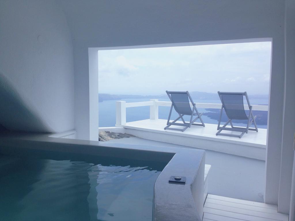 אימרוביגלי Altana Cliffside Villas חדר תמונה